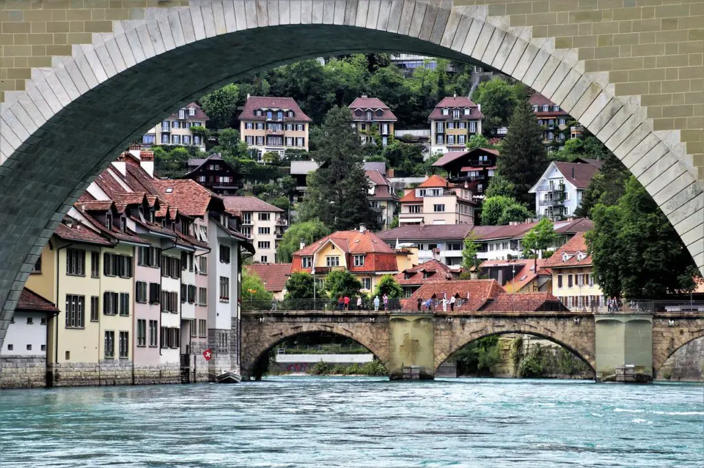 paysage d'une ville en suisse