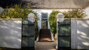 Lire la suite à propos de l’article Optez pour la modernité avec un portail en aluminium pour votre propriété