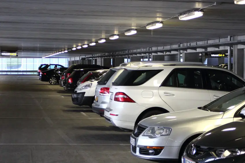 photo parking cointrin geneve